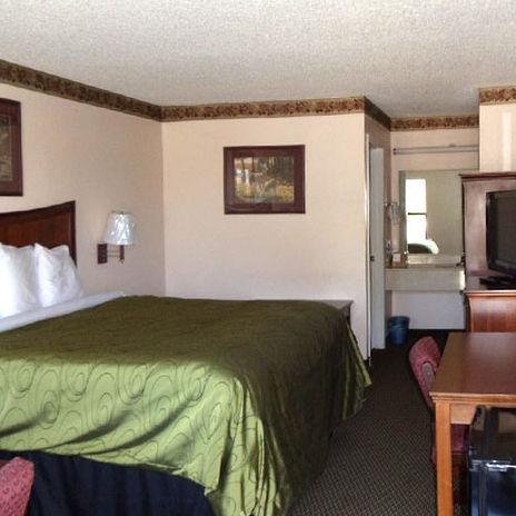 Clairmont Inn & Suites - Warren Room photo